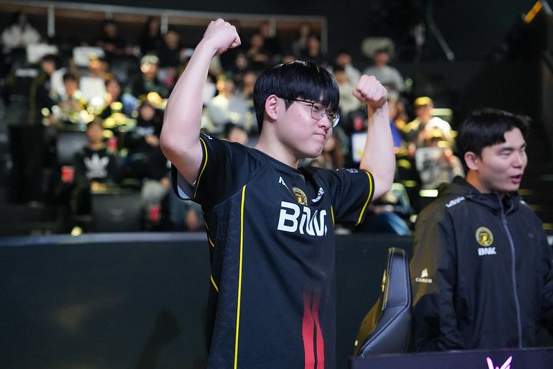 BNK PIERX defeats DN Freaks 3-2... Advances to LCK Cup Playoffs Round 2